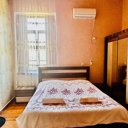 Guesthouse Kamelia มาร์ทวิลิ ภายนอก รูปภาพ